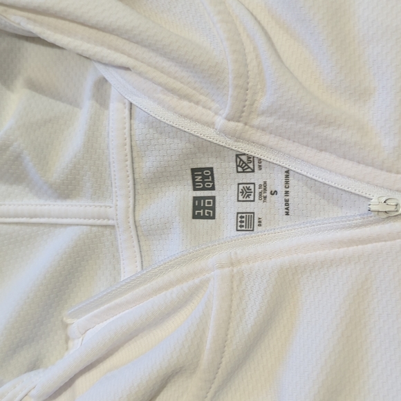 Uniqlo Fitness Light Fitness Sweater - Picture 2 of 4